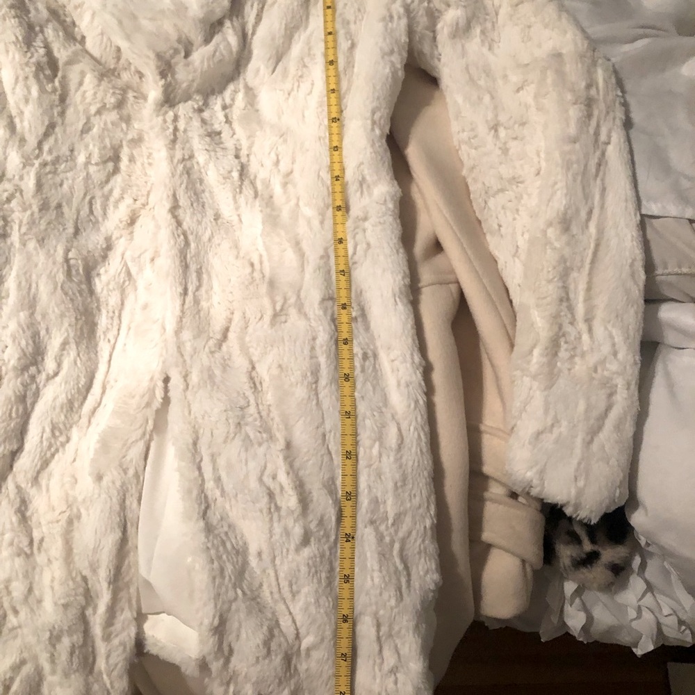 ❌❌SOLD Bebe faux fur jacket❌❌ - Picture 5 of 6